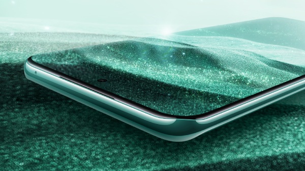 கண்களையே தூக்கிசாப்பிடும் டிஸ்பிளே! நேரில் பார்க்கும் பீல் கொடுக்கும்!