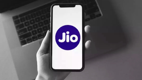 தினசரி 3ஜிபி டேட்டாவுடன் இவ்வளவு சலுகைகளா?அசத்தும் Jio-வின் திட்டங்கள்