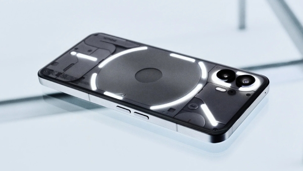 ப்ரீ-ஆர்டருக்கே 5 மணி நேரம் கியூவில் நின்ற ஃபேன்ஸ்.. எந்த மாடல்?