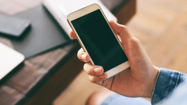 அடேங்கப்பா.. போனை ரீ ஸ்டார்ட் செய்தால் இவ்வளவு நன்மைகள் கிடைக்குதா? 