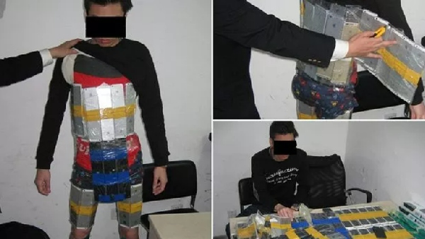 ஒரே உடலில் 68 ஐபோன்.. பங்கமாக சிக்கிய 'குருவி'.. சீனாவில் நடந்த சம்பம்