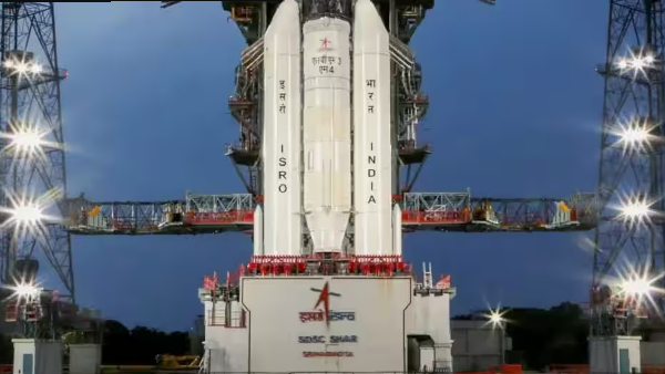 நிலவை தாண்டி சூரியனை தொட துடிக்கும் ISRO.. சந்திரயான்-3க்கு பிறகு என்ன