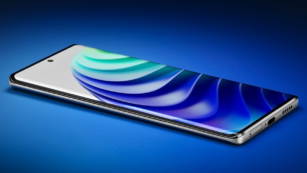 3D கர்வ்ட் டிஸ்பிளே.. 12GB ரேம்.. 1TB மெமரி.. எந்த போன்?