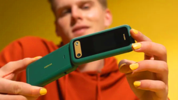 கம்மி விலை.. 1450mAh பேட்டரி.. புதிய நிறங்கள்.. அசத்தும் Nokia போன்..