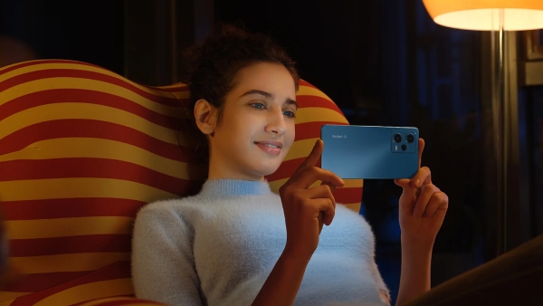 12GB ரேம்.. OLED டிஸ்பிளே.. SONY சென்சார் கேமரா.. எந்த மாடல்?