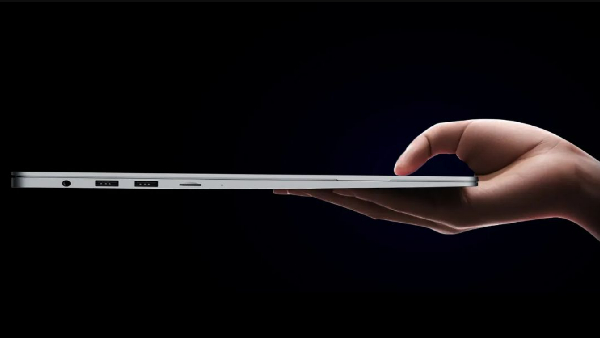 தரமா பார்த்துப்பார்த்து செஞ்ச Tecno லேப்டாப்.. பெஸ்ட் ஸ்பெக்ஸ்..