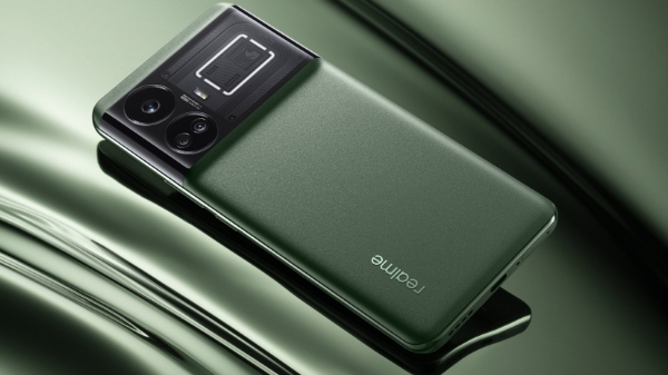 பெரிஸ்கோப் ஜும்.. பட்ஜெட் விலை.. அதிரடி காட்டும் ரியல்மி.. எந்த மாடல்?