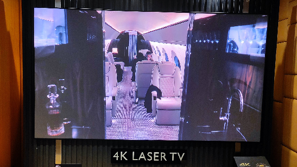 இனி Smart TV எதுக்கு? இந்த 4K ப்ரொஜெக்டர் போதும்!