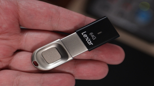  இது சாதாரண பென்டிரைவ் அல்ல.. அதுக்கும் மேல.. அப்படி என்ன இருக்கு?