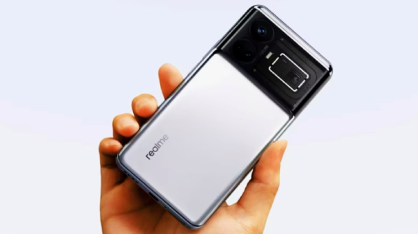 100W சார்ஜிங்.. வருகிறது தரமான ரியல்மி போன்.. எந்த மாடல்?