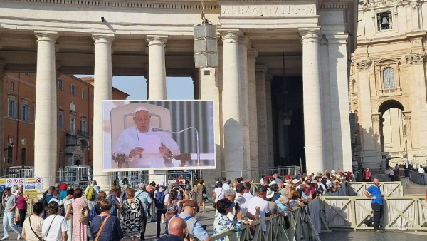 சாம்சங் சைலெண்டாக செய்த வேலை.. வாடிக்கன் சிட்டியே 4 வாய்பிளந்தது ஏன்?