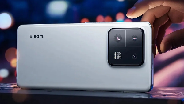 புது போன் எதுவும் வாங்காதீங்க.. தரமா 3 போன் வருது.. வெயிட் பண்ணுங்க..