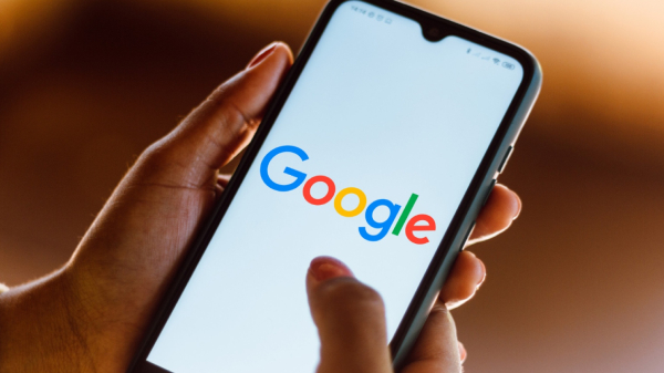 சத்தமின்றி மெசேஜஸ் செயலியில் புதிய வசதியை கொண்டு வந்த கூகுள்.. முழு வி