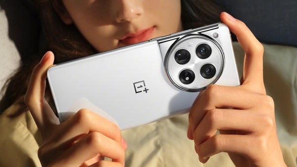 SONY கேமரா.. 64MP பெரிஸ்கோப்.. QHD டிஸ்பிளே.. 100W சார்ஜிங் போன்!