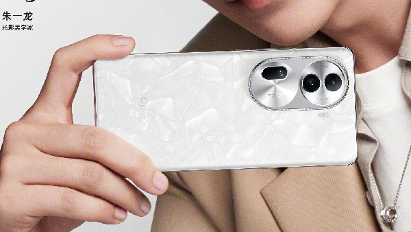 இப்படி ஒரு போனுக்கு பல பேர் இங்க வெயிட்டிங்.. என்ன மாடல்? இப்படி ஒரு போனுக்கு பல பேர் இங்க வெயிட்டிங்.. என்ன மாடல்?