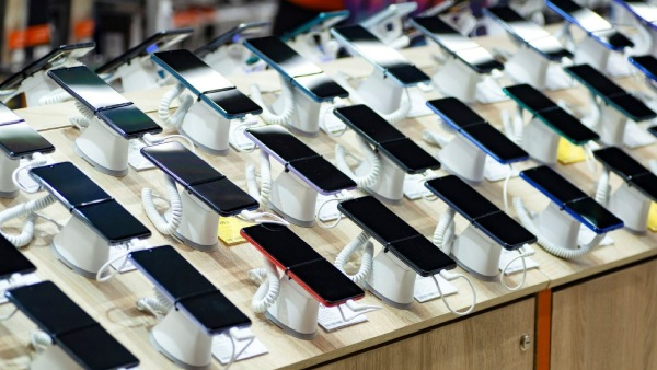 அடிமட்ட ரேட்டிற்கு விலை குறைய போகும் 4G மொபைல்கள்.. இனி ரூ.7000 தானா?