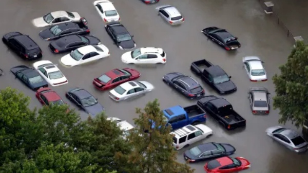 வெள்ளத்தில் சேதமடைந்த வாகனங்களுக்கு எப்படி இன்சூரன்ஸ் கிளைம் பெறுவது?