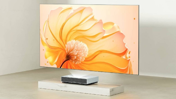 டிஸ்பிளேவே கிடையாது.. ஆனா இந்த சின்ன டப்பா 200 இன்ச் Smart TV-ஆ?