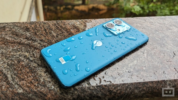 சும்மா அள்ளுது ஆர்டர்.. ஆஃபரில் MOTOROLA போன்.. எந்த மாடல்?