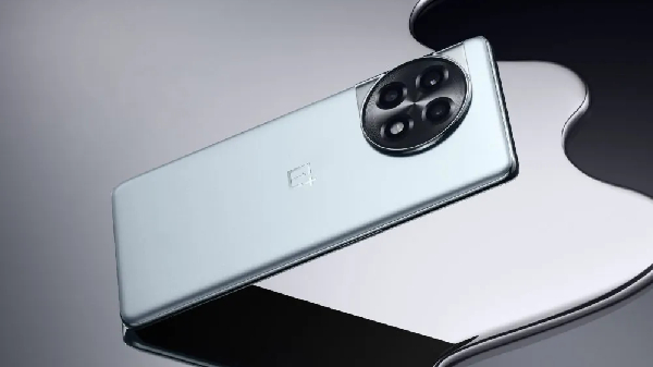 OnePlus 12-ஐ விட கம்மி விலைக்கு 120Hz டிஸ்பிளே, 100W சார்ஜிங்!