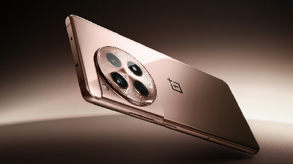 மெட்டல் ஃப்ரேம் உடன் புதிய OnePlus போன்.. ஜன.4-ல் அறிமுகம்!