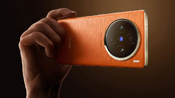 ஜன.4-க்கு அப்புறம்.. இந்திய மார்க்கெட்டை ரூல் பண்ண போகும் 2 போன்கள்!