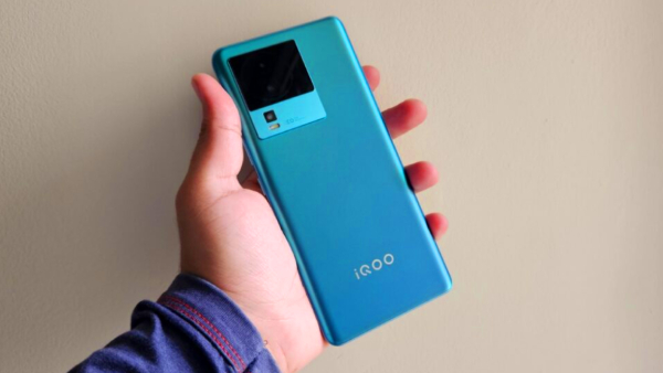 மிரள விடும் ஆஃபர்.. 120W சார்ஜிங்.. AMOLED டிஸ்பிளே.. எந்த போன்?