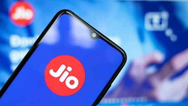 ஒரே ரீசார்ஜ்.. 365 நாட்களுக்கு நோ டென்ஷன்.. தெறிக்கவிடும் ஜியோ..