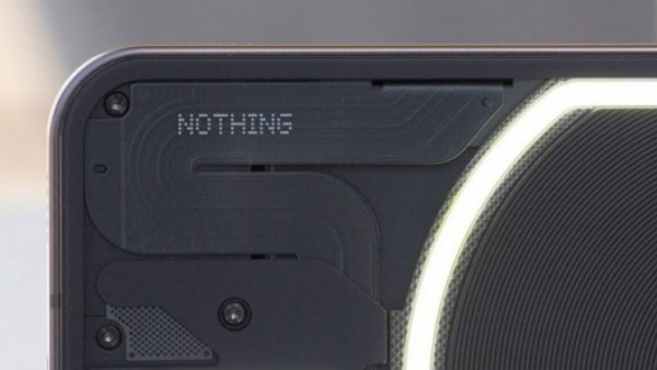 ஆளுக்கு 1 ஆர்டர்.. 45W சார்ஜிங்.. AMOLED டிஸ்பிளே.. எந்த போன்?