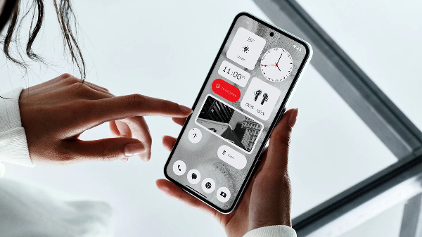 Nothing-ன் 2 புதிய போன்கள்.. ஒன்னு பட்ஜெட்.. இன்னொன்னு பிரீமியம்!