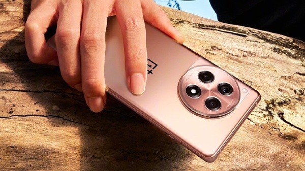 நினைச்சத விட கம்மி விலை.. OnePlus 12R ஆர்டர் அதிர போகுது!