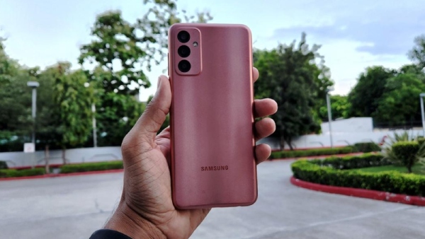 வெறும் ரூ.10,999 போதும்.. ஆஃபரில் சாம்சங் போன்.. எந்த மாடல்?