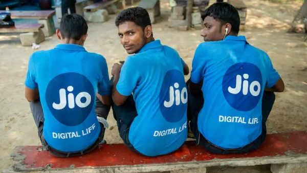 அசராமல் அசால்ட் செய்த Jio.. வெறும் ரூ.500க்குள் இத்தனை பெஸ்ட் திட்டம்! அசராமல் அசால்ட் செய்த Jio.. வெறும் ரூ.500க்குள் இத்தனை பெஸ்ட் திட்டம்!