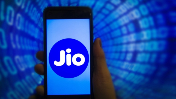 மாதம் ரூ.141 போதும்.. 336 நாட்கள் வேலிடிட்டி.. அன்லிமிடெட் வாய்ஸ்!