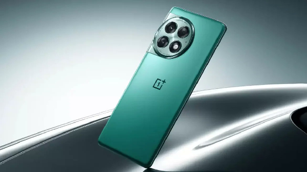 24GB ரேம், 1TB ஸ்டோரேஜ், 120Hz BOE டிஸ்பிளேவுடன் புது OnePlus போன்!