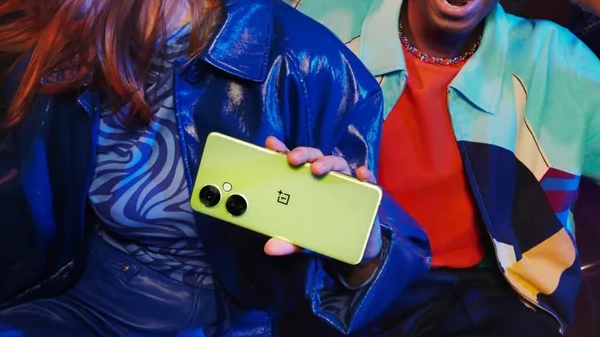 இந்த OnePlus மாடல் மீது  திடீர் விலை குறைப்பு.. நம்பி வாங்கலாமா?