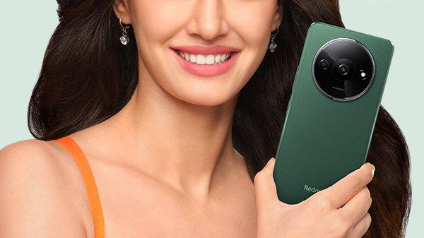 வெறும் ரூ.7,000-க்கு.. 12GB ரேம், 90Hz டிஸ்பிளே, சர்க்குலர் கேமரா!