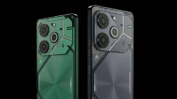 15K பட்ஜெட்ல Gunனு மாதிரி ஒரு Phoneனு! பேக் பேனலில் 210 LED லைட்ஸ்!