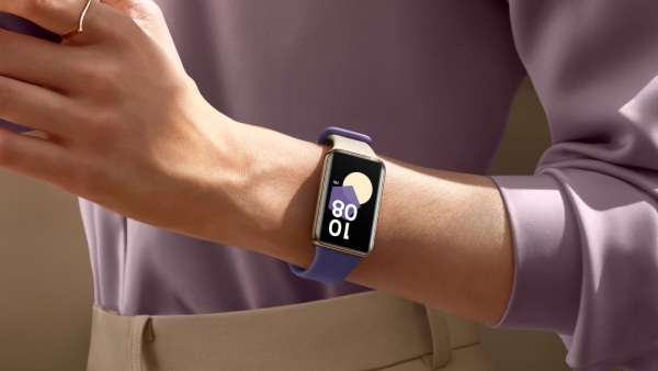 AMOLED டிஸ்பிளே.. 5ATM ரெசிஸ்டன்ஸ்.. 14 நாட்கள் பேக்கப்.. எந்த மாடல்?