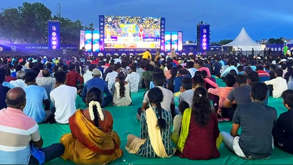 ராட்சச LED ஸ்கிரீன்.. IPL போட்டி லைவ் மேட்ச்.. அனுமதி இலவசம்..