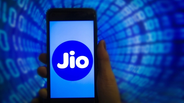 ஜியோ கூரை பிச்சிக்குது.. மாதம் ரூ.129 போதும்.. 1 வருட வேலிடிட்டி!