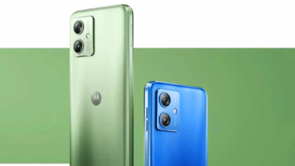 அதிரவிட்ட அமேசான்.. ஆஃபரில் மோட்டோரோலா 5ஜி போன்.. எந்த மாடல்?