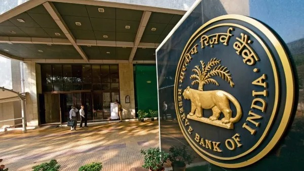 ஏப்.1 முதல் புது ரூல்ஸ்.. பேங்க் மினிமம் பேலன்ஸ்.. இன்சூரன்ஸ் சந்தா!