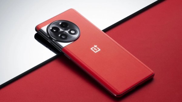 அடிச்சு தூக்குது சேல்.. பட்ஜெட்ல 100W சார்ஜிங்.. SONY கேமரா மாடல்!