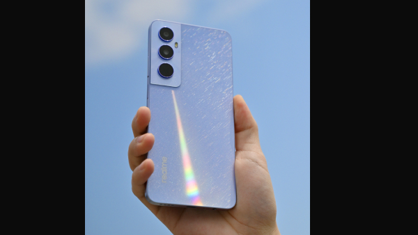 அடிச்சான் பாரு காப்பி.. அச்சு அசலா Samsung போனை வெளியிட்ட சீன கம்பெனி!