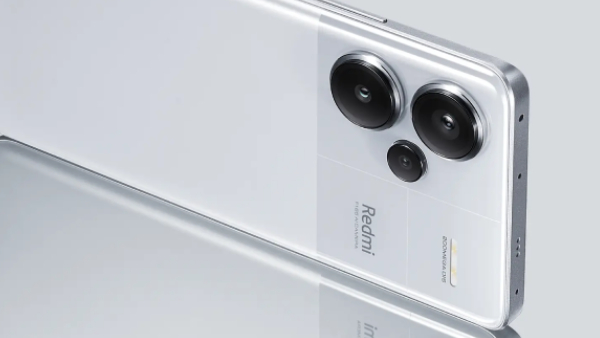 விஸ்வரூப விற்பனை.. பட்ஜெட்ல 3D டிஸ்பிளே.. 200MP கேமரா.. 120W சார்ஜிங்!