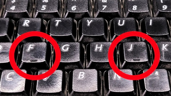 கம்ப்யூட்டர் Keyboard: F மற்றும் J கீயில் மட்டும் கோடு இருப்பது ஏன்?