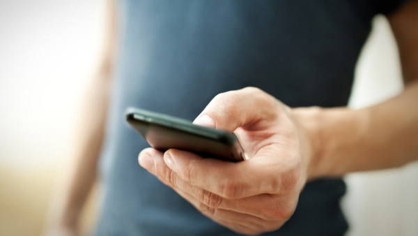 மொபைல் Settings-ல இதை பண்ணா.. இன்டர்நெட் ஸ்பீட் சும்மா பிச்சிக்கும்!