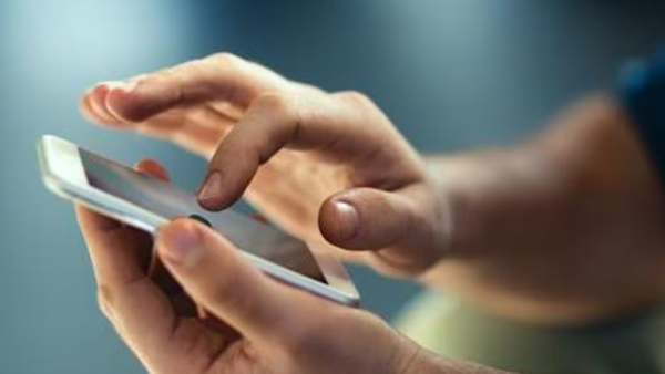 மொபைல் Settings-ல இதை பண்ணா.. இன்டர்நெட் ஸ்பீட் சும்மா பிச்சிக்கும்!