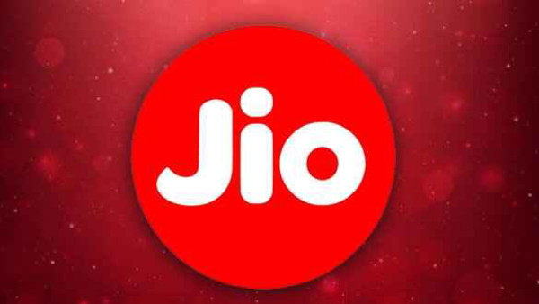 நச்சுனு 4 திட்டங்கள்.. ஹாட்ஸ்டார்.. வாய்ஸ் கால்கள்.. அசத்தும் ஜியோ..